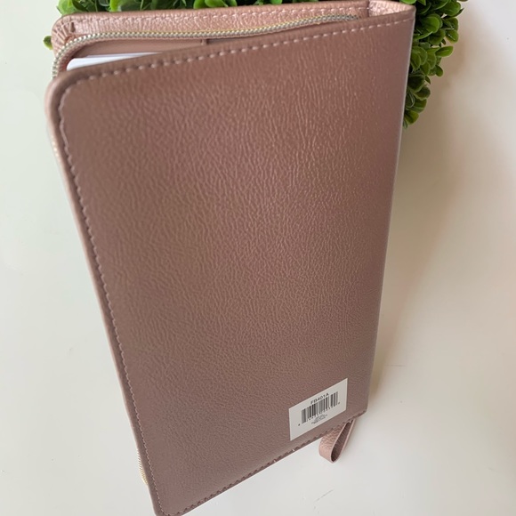 Soft Pink zip Journal - Picture 8 of 11